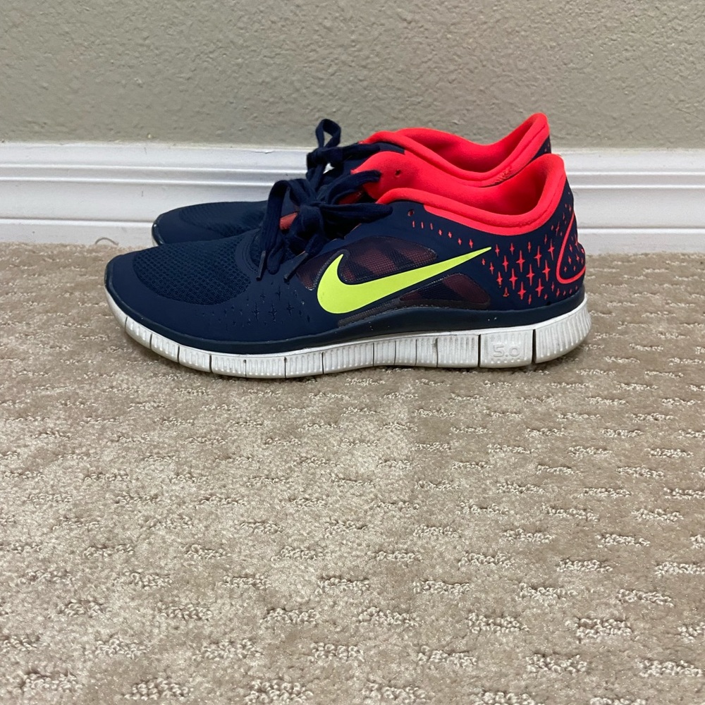 EUC Nike Free Run 5.0 mens size 10.5